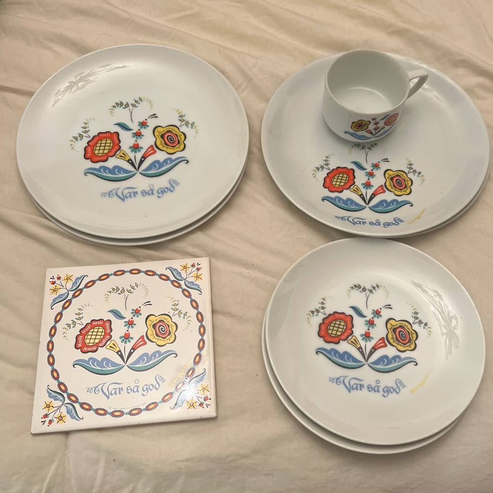 7 pieces BERGGREN TRAYNER Var så god dishes